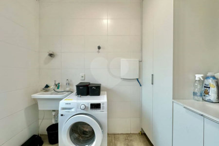 Casa à venda com 3 quartos, sendo 1 suíte, no condomínio Villaggio Viana, Cotia - SP