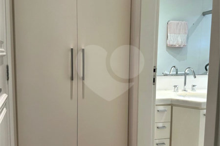 Apartamento à venda com 4 quartos, sendo 3 suítes,  em Vila Andrade, São Paulo, SP