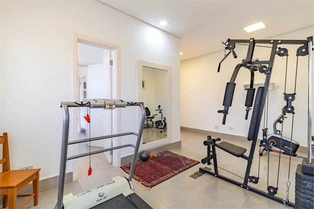 Casa à venda com 7 quartos, sendo 5 suítes, em Morumbi, São Paulo, SP