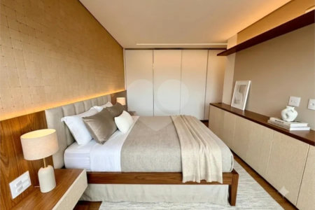Apartamento à venda com 4 quartos, sendo 3 suítes, em Água Branca, São Paulo, SP