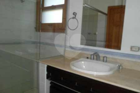 Casa à venda com 4 suítes no condomínio Jardim das Azaléias, São Paulo - SP