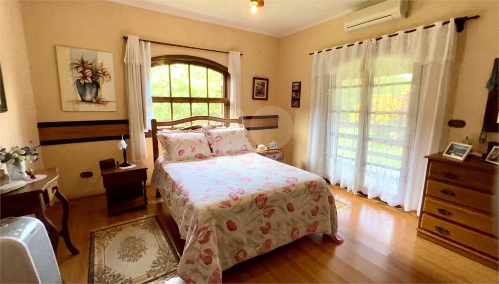 Chácara à venda com 4 quartos, sendo 1 suíte, em Pinheirinho, Vinhedo, SP