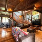 Casa à venda com 4 suítes em Vila Natal, Campos do Jordão, SP