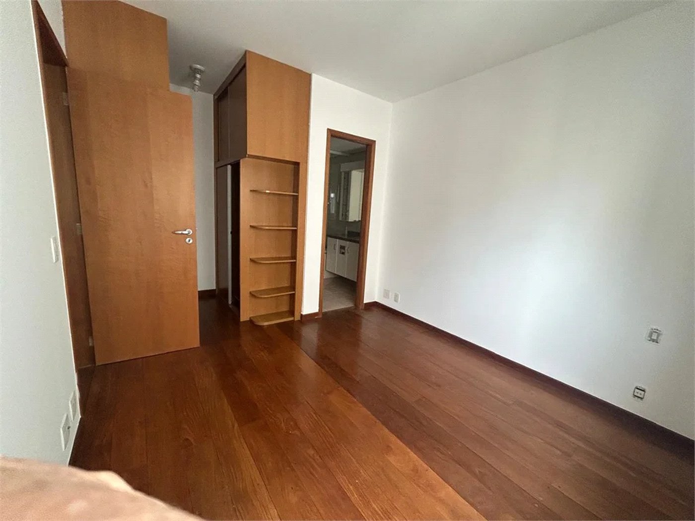 Apartamento para alugar com 3 quartos, sendo 1 suíte, em Pinheiros, São Paulo, SP