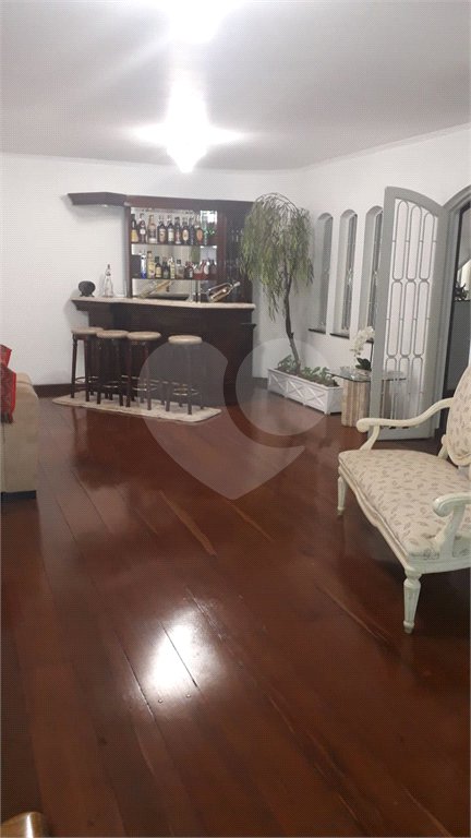 Sobrado à venda com 4 quartos, sendo 3 suítes, em Jardim São Bento, São Paulo, SP