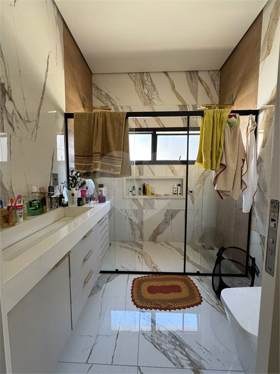 Casa à venda com 3 suítes no condomínio Reserva Central Parque, Salto - SP