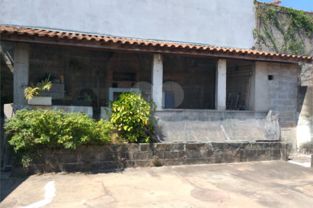 Sobrado à venda com 3 quartos, sendo 1 suíte,  em Parque Maria Domitila, São Paulo, SP