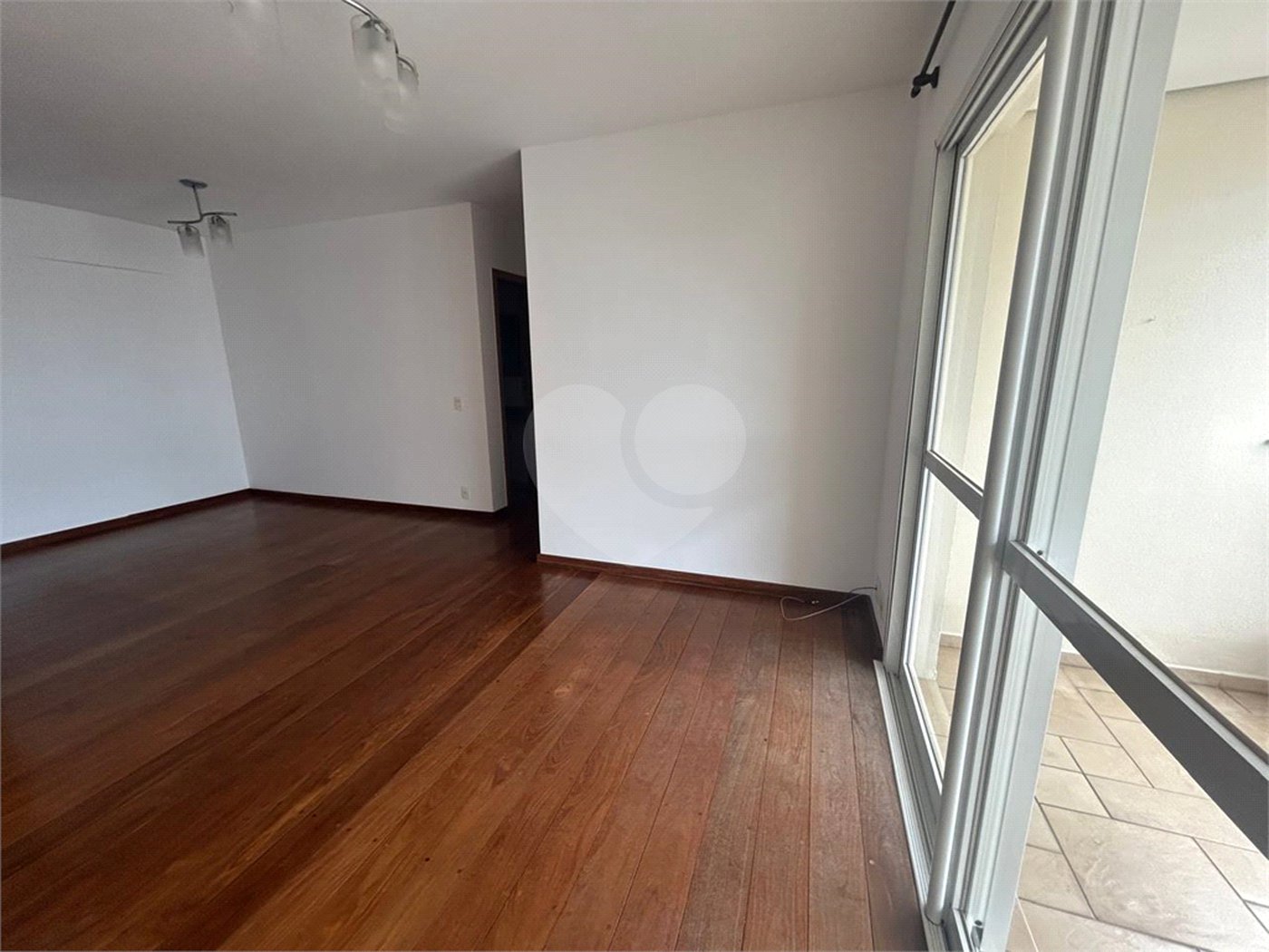 Apartamento para alugar com 3 quartos, sendo 1 suíte, em Pinheiros, São Paulo, SP