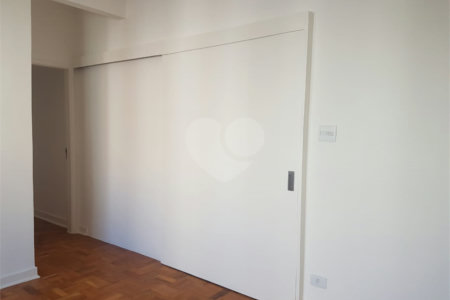 Apartamento à venda com 3 quartos, sendo 1 suíte, em Jardim Paulista, São Paulo, SP