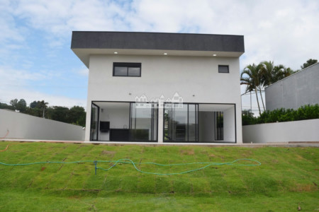Casa à venda com 4 suítes no condomínio Shambala 2, Atibaia - SP