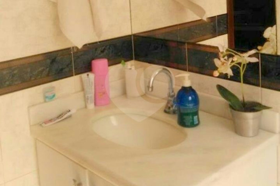 Sobrado à venda com 3 quartos, sendo 1 suíte, em Vila Prudente, São Paulo, SP