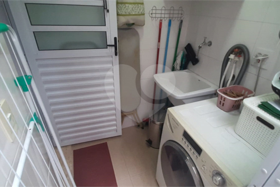 Casa à venda com 3 quartos, sendo 2 suítes, no condomínio Mário Araújo, São Paulo - SP