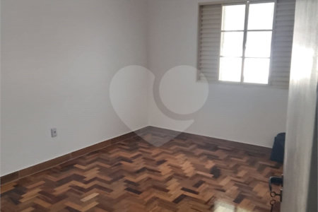 Casa à venda com 4 quartos, sendo 1 suíte, em Bosque dos Eucaliptos, São José dos Campos, SP