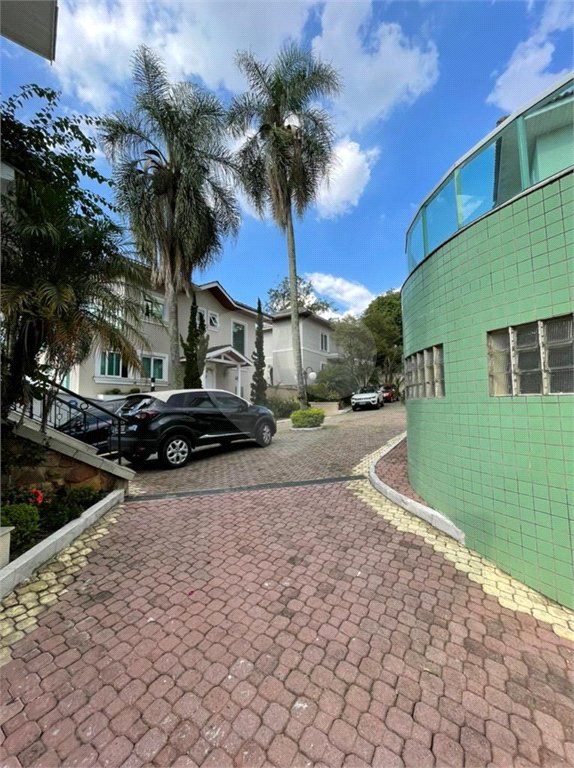 Casa à venda com 3 suítes no condomínio Quinta de Santo Antônio, São Paulo - SP