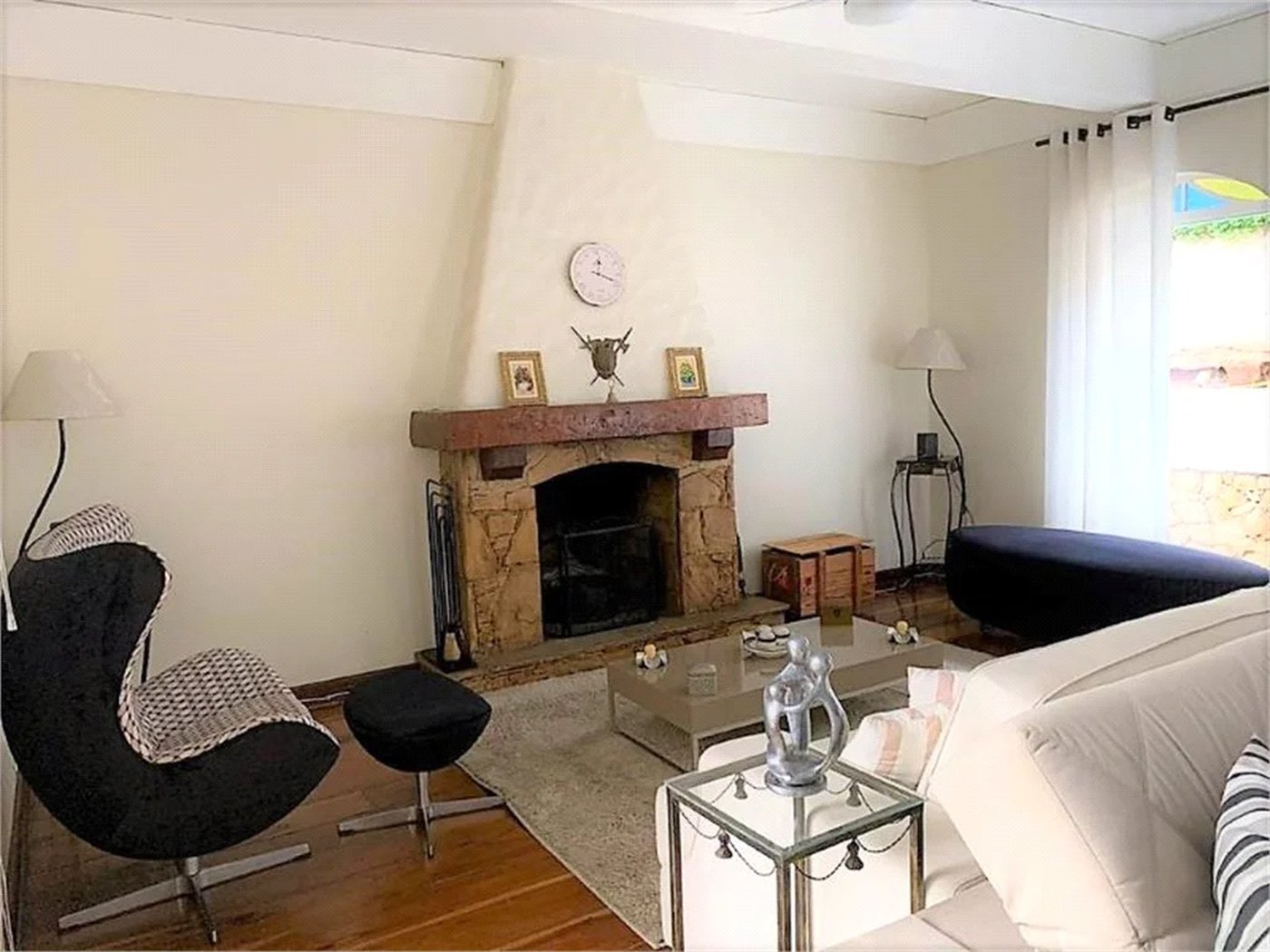 Casa à venda com 4 quartos, sendo 3 suítes,  em Fazenda Morumbi, São Paulo, SP