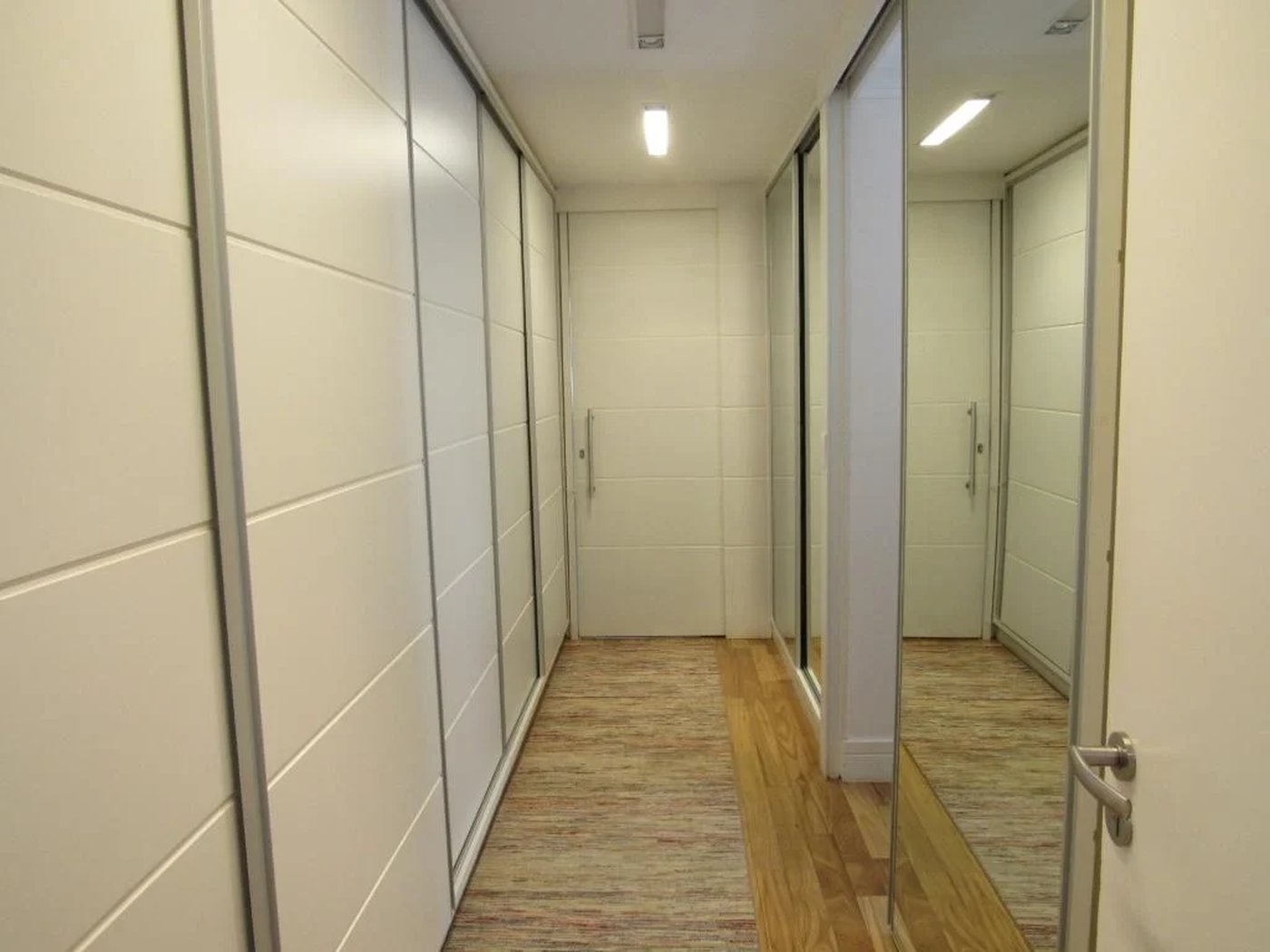 Apartamento à venda com 3 suítes em Real Parque, São Paulo, SP