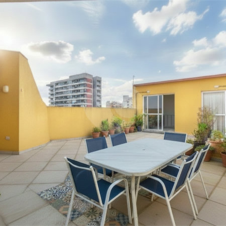 Cobertura à venda com 3 quartos, sendo 1 suíte,  em Pinheiros, São Paulo, SP