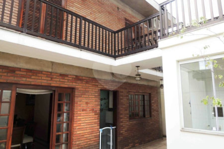 Sobrado à venda com 4 quartos, sendo 2 suítes, em Jardim Prudência, São Paulo, SP