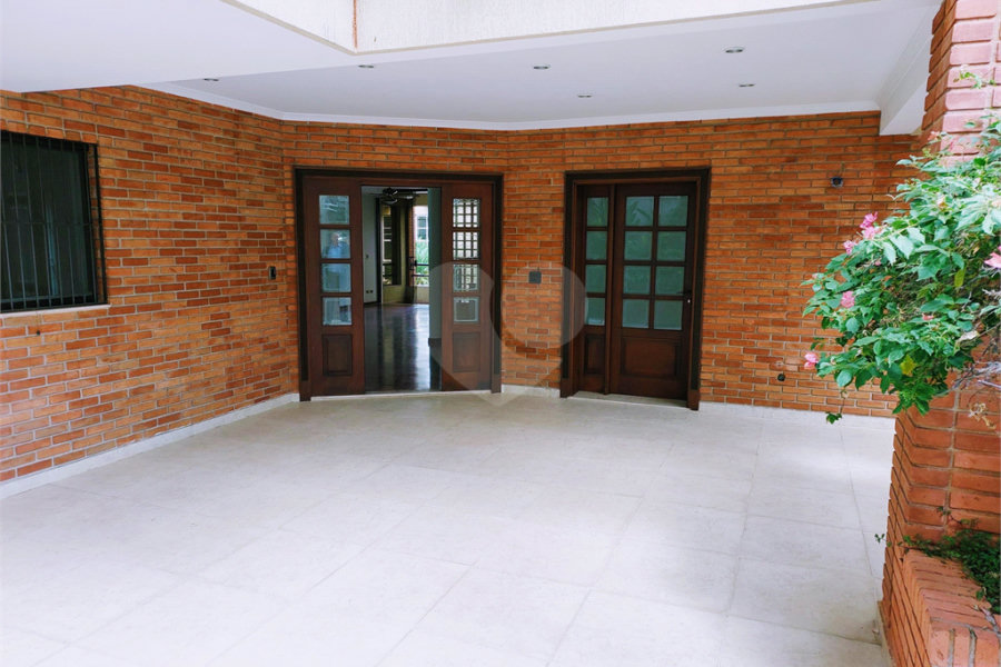 Casa à venda com 3 suítes no condomínio Chácara Francesa, São Paulo - SP