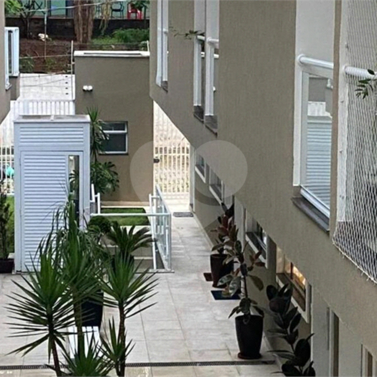 Casa à venda com 3 quartos, sendo 1 suíte, no condomínio Garden Village, São Paulo - SP