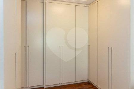 Apartamento à venda com 3 suítes em Vila Cordeiro, São Paulo, SP