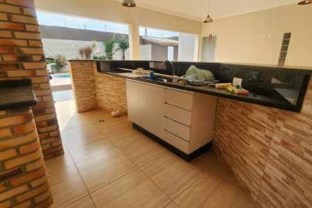 Casa à venda com 3 quartos em Jardim dos Ipes, Três Lagoas, MS