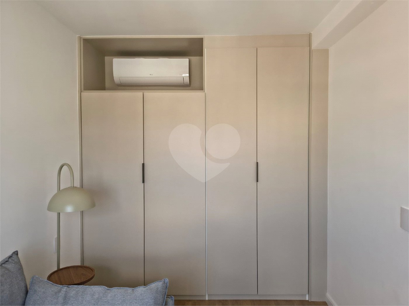 Apartamento à venda com 2 quartos, sendo 1 suíte,  em Jardim Caravelas, São Paulo, SP