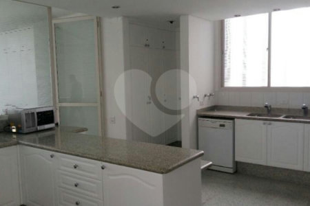 Apartamento à venda com 4 suítes em Alto da Boa Vista, São Paulo, SP