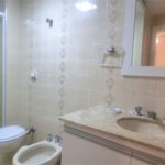 Apartamento porteira fechada com vista para o mar e lazer completo em Pitangueiras – Guarujá