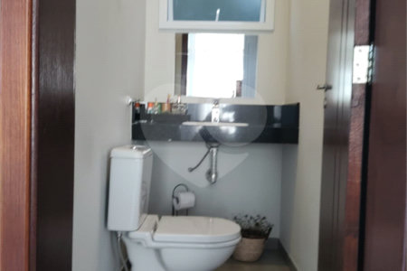 Casa à venda com 4 quartos, sendo 3 suítes, no condomínio Estância Marambaia, Vinhedo - SP