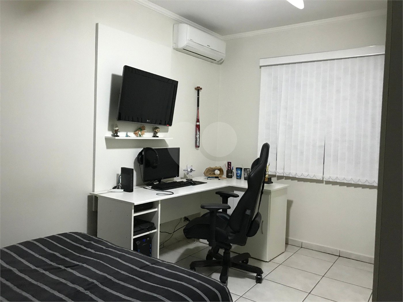 Terreno à venda com 4 quartos, sendo 1 suíte, no condomínio Zuleika Jabour, Salto - SP