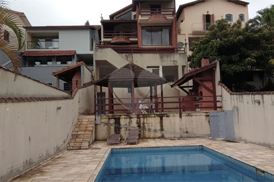 Sobrado à venda com 4 quartos, sendo 3 suítes,  em Horto Florestal, São Paulo, SP
