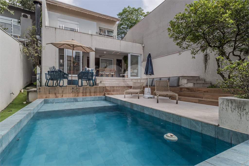Casa à venda com 4 suítes em Jardim Prudência, São Paulo, SP