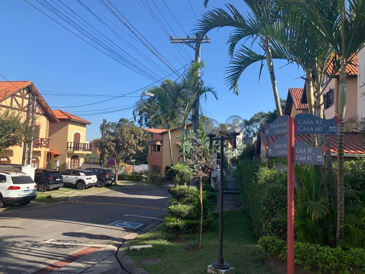Casa à venda com 3 quartos, sendo 1 suíte, no condomínio Greenland, São Paulo - SP