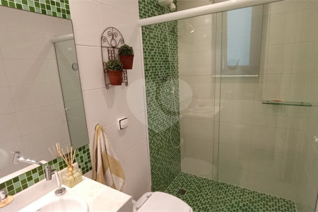 Apartamento à venda com 2 quartos, sendo 1 suíte, em Pitangueiras, Guarujá, SP