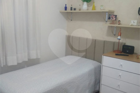 Sobrado à venda com 3 quartos, sendo 1 suíte,  em Vila do Castelo, São Paulo, SP