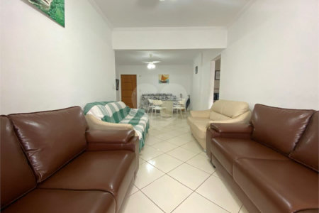 Apartamento à venda com 2 quartos, sendo 1 suíte, em Guilhermina, Praia Grande, SP