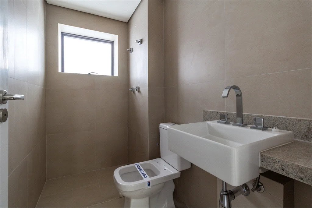 Apartamento à venda ou para alugar com 4 quartos, sendo 3 suítes,  em Jardim Morumbi, São Paulo, SP