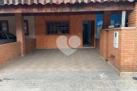Casa à venda com 2 quartos, sendo 1 suíte, no condomínio Residencial Dona Lilla, Itu - SP