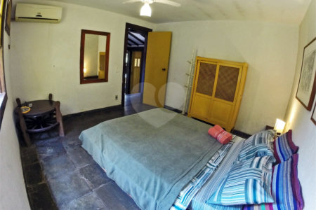 Casa à venda com 8 quartos, sendo 4 suítes, em Alto de Búzios, Armação dos Búzios, RJ