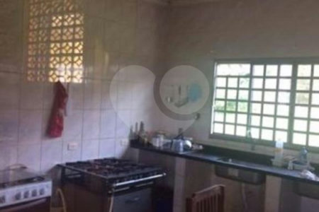 Casa à venda com 6 quartos, sendo 4 suítes, no condomínio Cond Riacho Fundo, Araçoiaba da Serra - SP