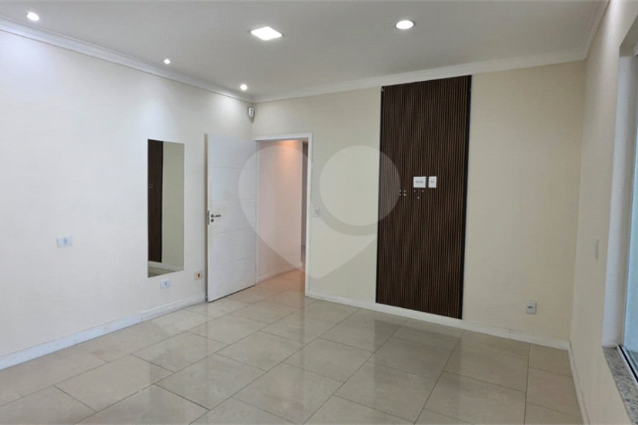 Casa Térrea à venda ou para alugar com 8 quartos, sendo 4 suítes, em Vila Pereira Barreto, São Paulo, SP