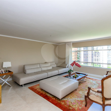 Apartamento para venda em Moema com 185m², 3 dormitórios sendo 1 suíte e 1 vaga