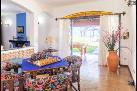 Casa com 6 Quartos e 8 banheiros à Venda, 1500 m² de Terreno em Atibaia/SP