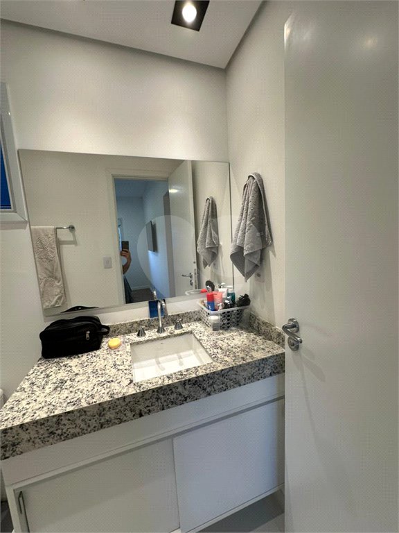 Apartamento à venda com 2 quartos, sendo 1 suíte, em Bairro do Cambará, São Roque, SP