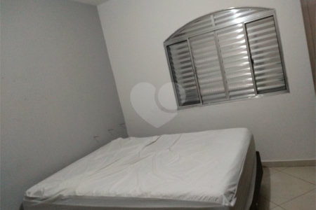 Sobrado à venda com 3 quartos, sendo 1 suíte,  em Residencial Rancho Grande, Itaquaquecetuba, SP