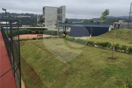LOTE À VENDA NO PARADISE GARDENS DE 176 M² -Porteira preta/SP