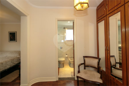 Apartamento à venda com 4 quartos, sendo 1 suíte, em Alto da Boa Vista, São Paulo, SP
