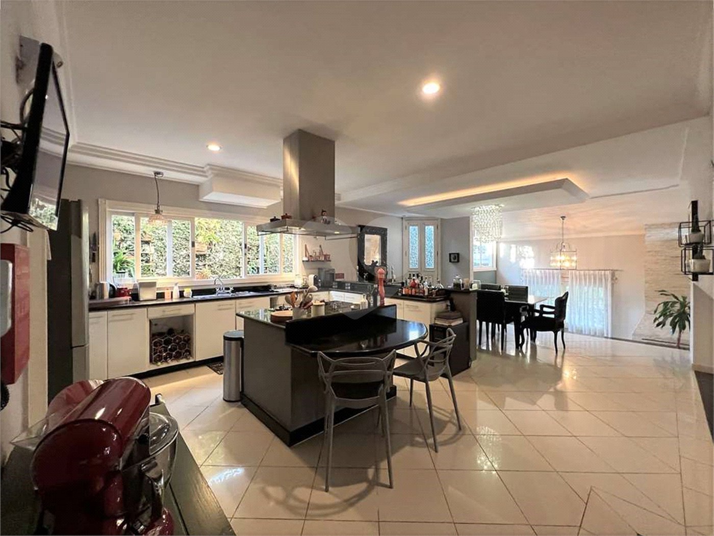 Casa à venda com 4 suítes em Vila Santo Antônio, Cotia, SP