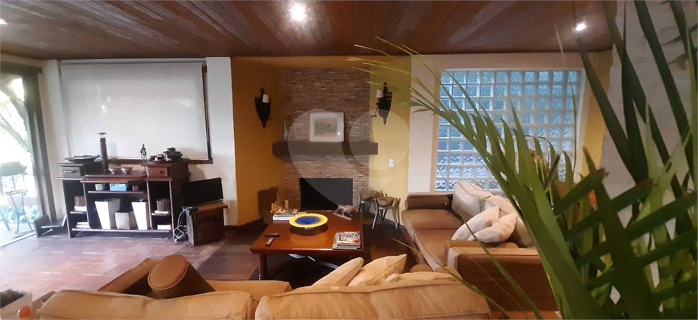 Casa à venda ou para alugar com 4 quartos, sendo 2 suítes, em Serra da Cantareira, Mairiporã, SP